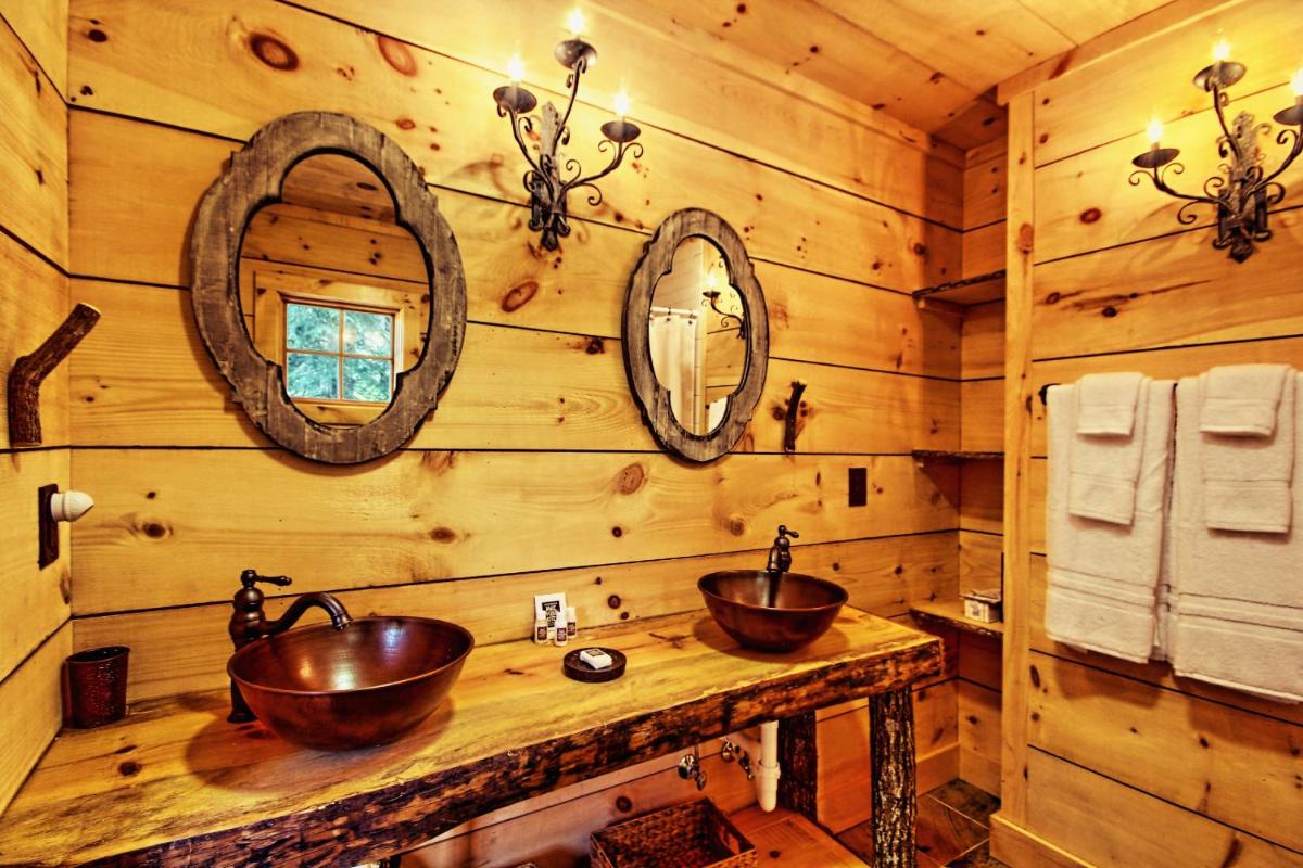 Popular attractions Area Nearby Property
